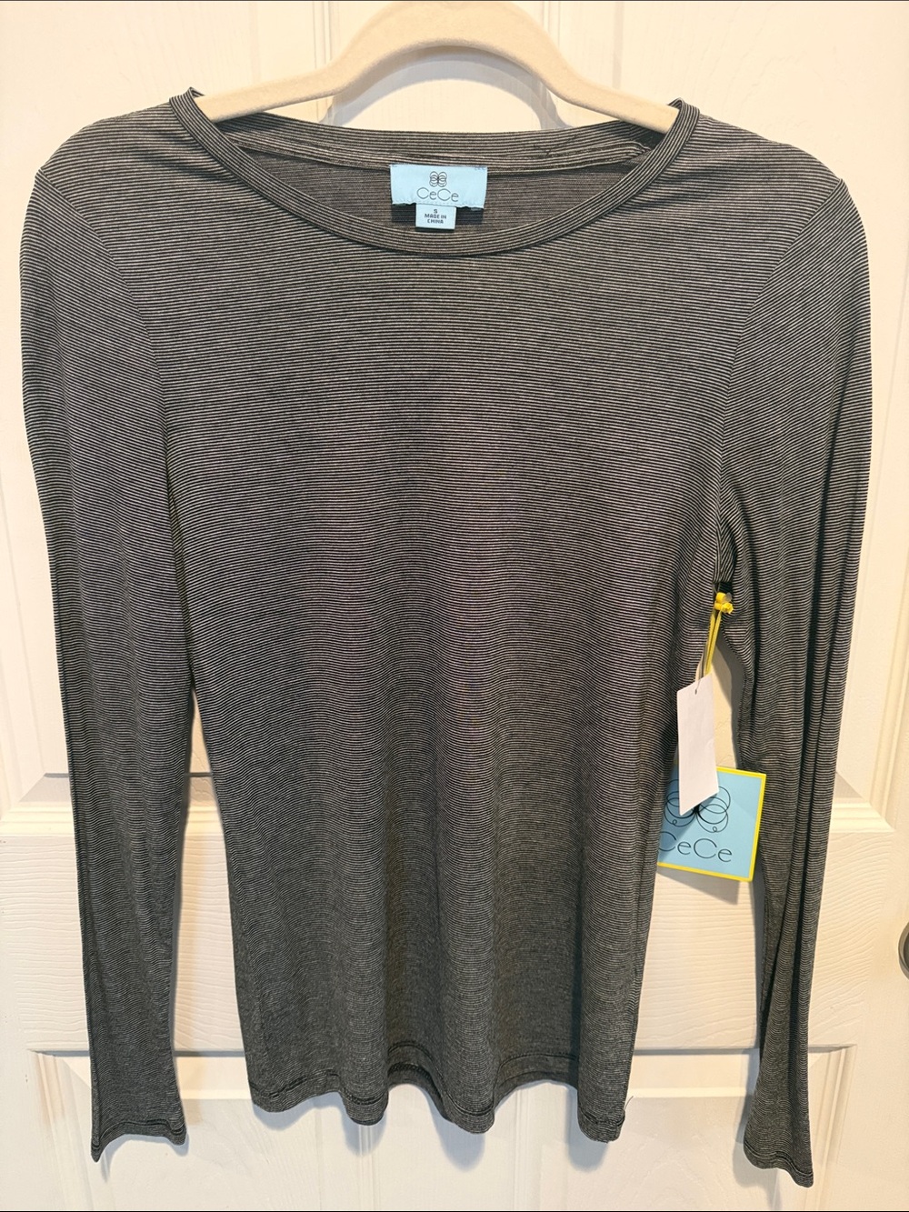 CeCe Women's Long Sleeve Heather Charcoal Crew Neck Top
